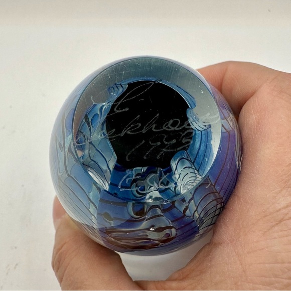 SOLD Vintage ROBERT EICKHOLT Studio Art Glass REPTILE SERIES Egg Paperweight '94 - Picture 4 of 5